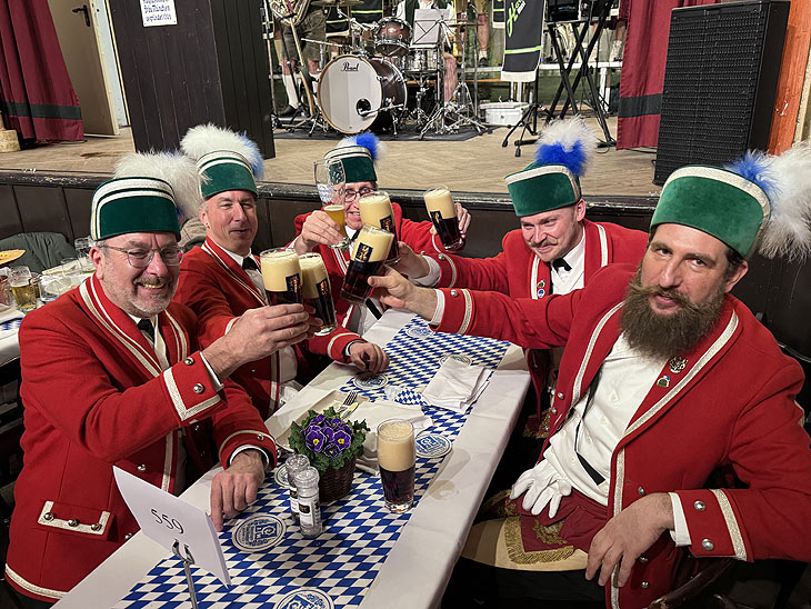 Die Schäffler beim Maximator Starkbierfest im Augustiner-Keller (©Foto.Martin Schmitz)